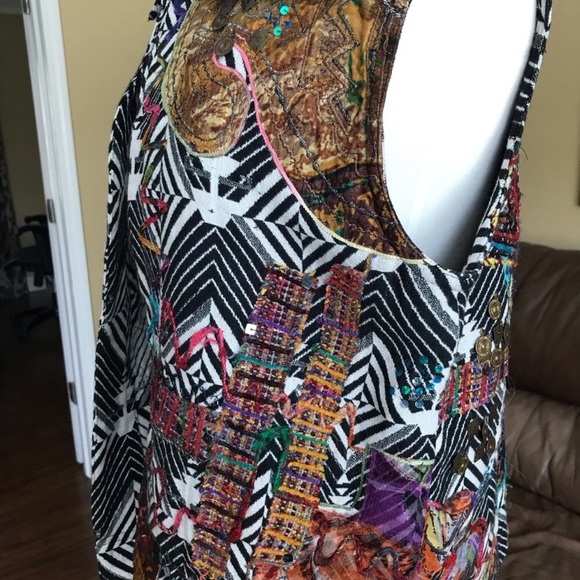 🌈 CHICO'S Vest 🌈 with Metal Embellishments - Picture 2 of 4